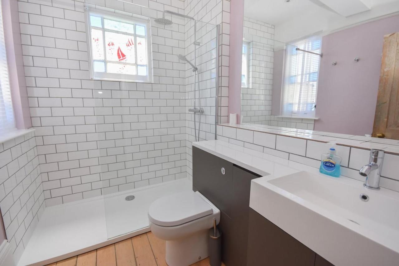 Arden Villa, Sleeps 8, Moments From The Golden Sandy Beach Of Ryde Ryde  Luaran gambar
