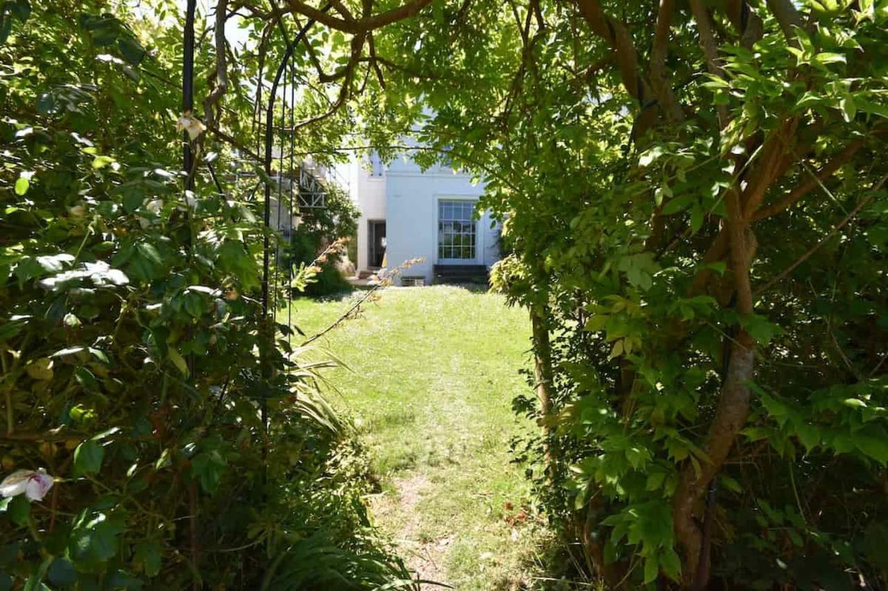 Arden Villa, Sleeps 8, Moments From The Golden Sandy Beach Of Ryde Ryde  Luaran gambar