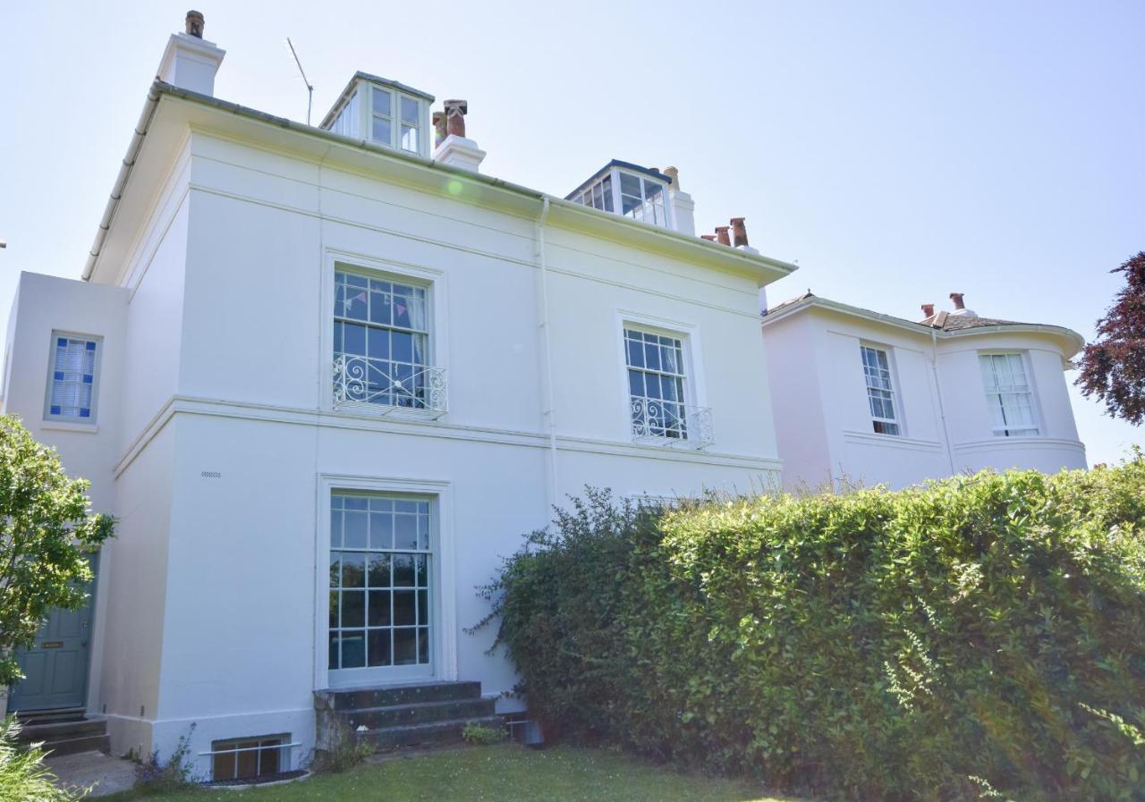 Arden Villa, Sleeps 8, Moments From The Golden Sandy Beach Of Ryde Ryde  Luaran gambar